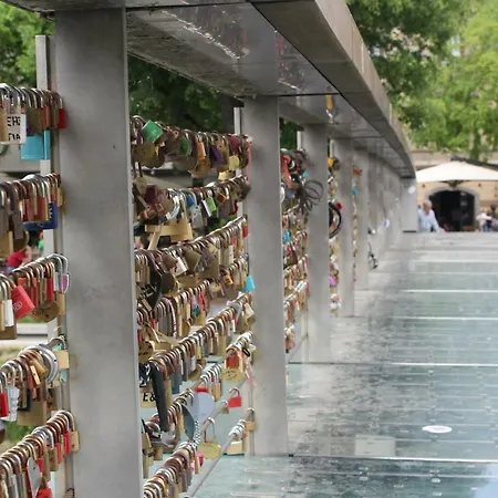 River Side Market Апартаменты