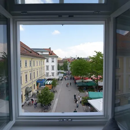 River Side Market Lublaň